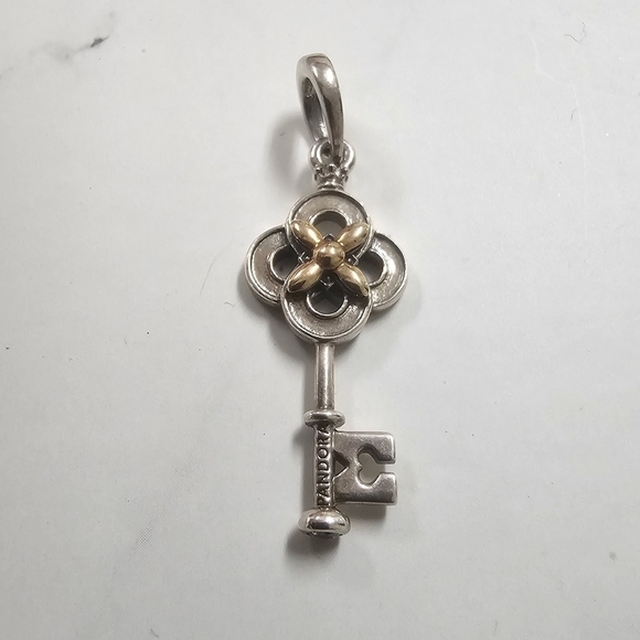 PANDORA 925 14k Gold Two-tone Key & Flower pendant - Picture 2 of 8